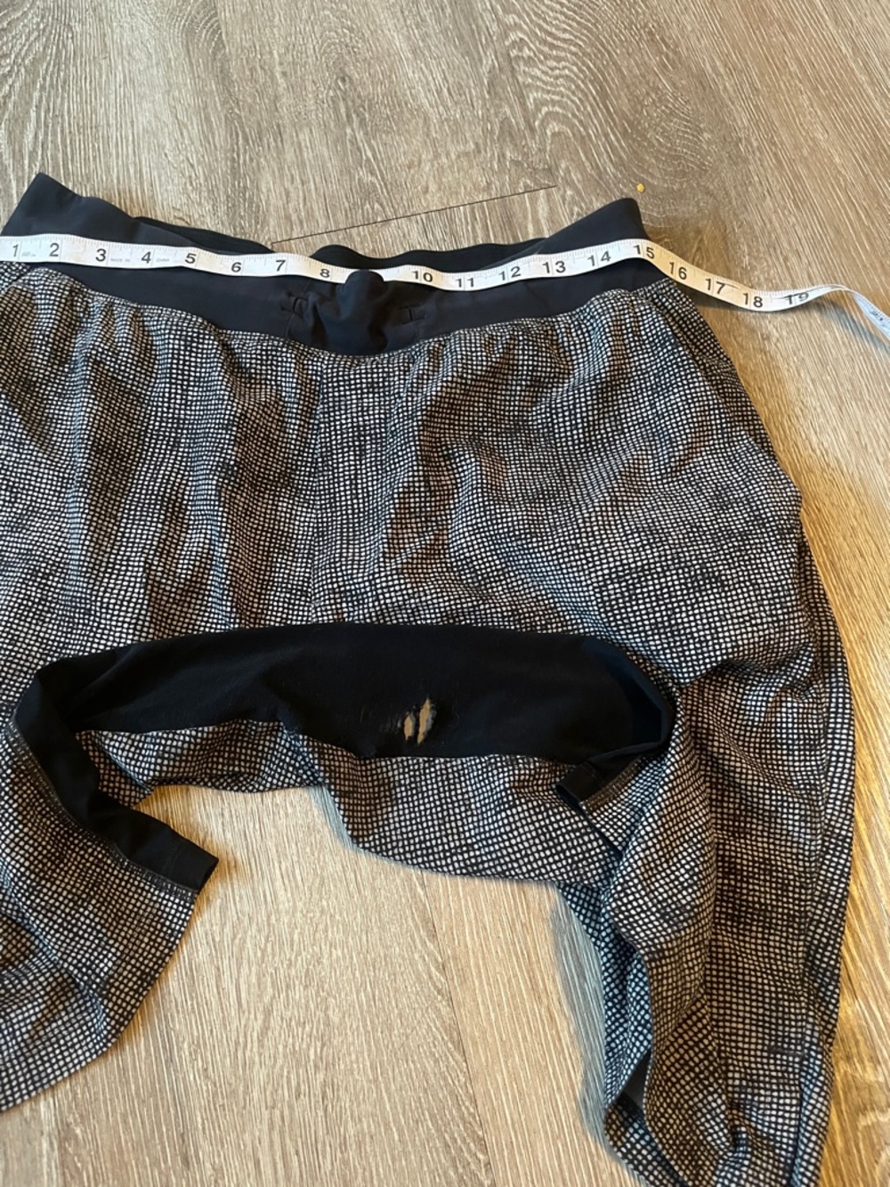 Lululemon men’s liner less active workout shorts size large gym - Picture 5 of 5